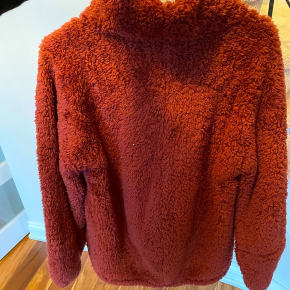 Lululemon Sweater - Picture 1 of 2